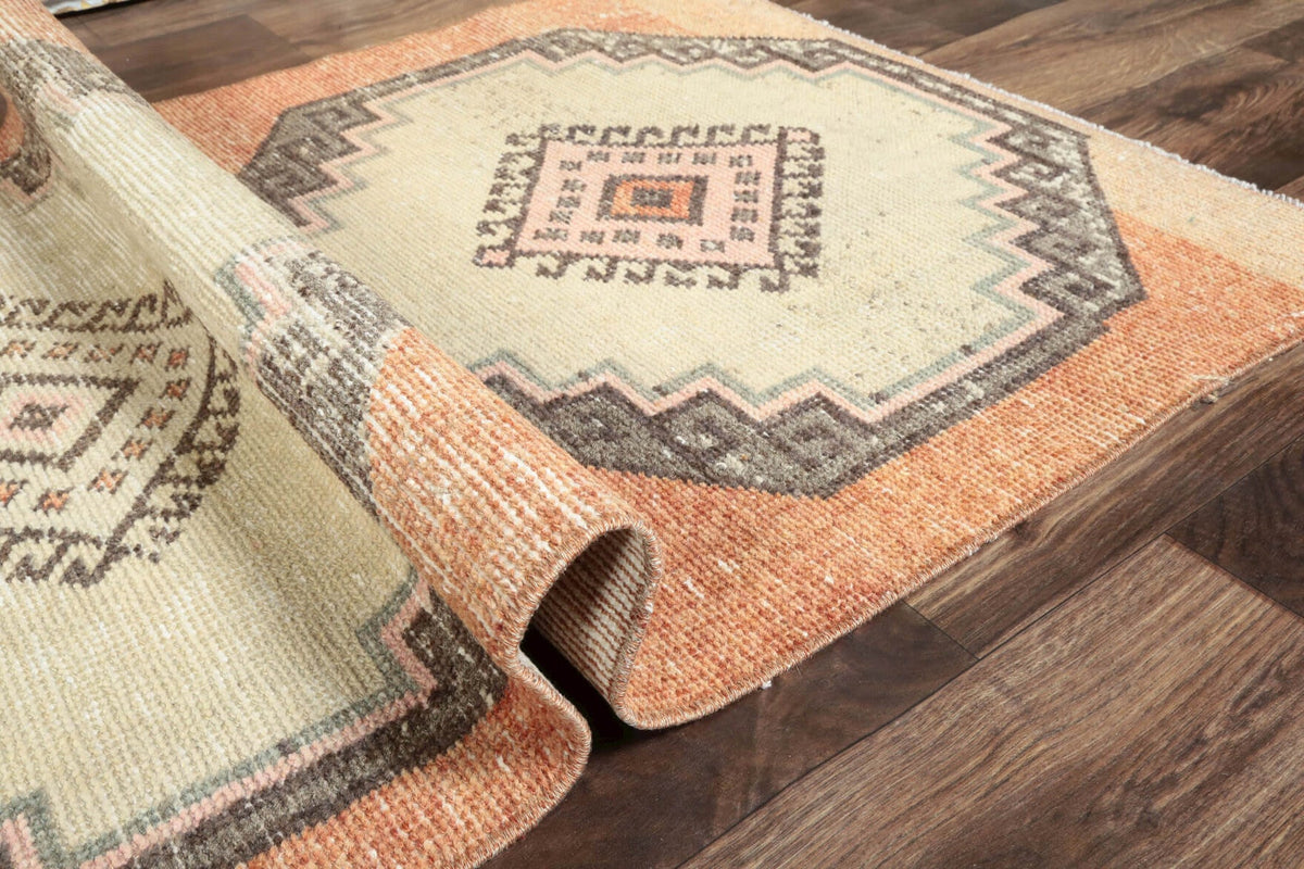 El yapımı vintage yolluk 79x356 cm i̇kat desenli yün - üstten görünüm