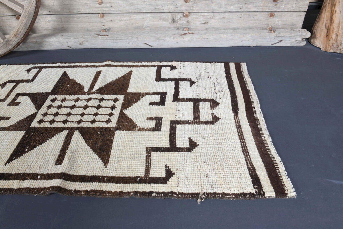 El yapımı vintage yolluk 102x351 cm tribal desenli yün - desen detayı