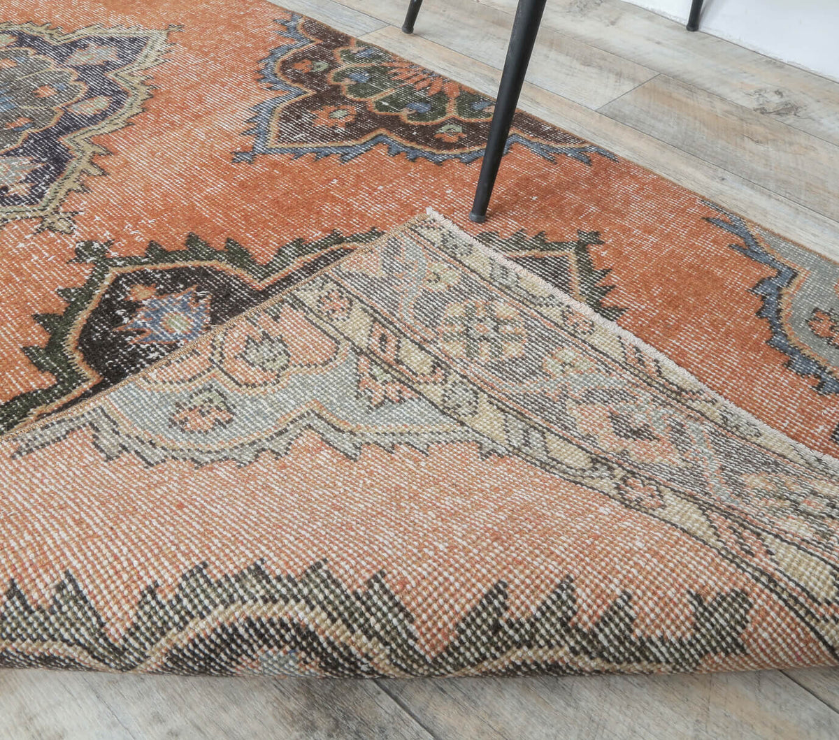 El yapımı vintage yolluk 94x391 cm i̇kat desenli yün - mekan görünümü