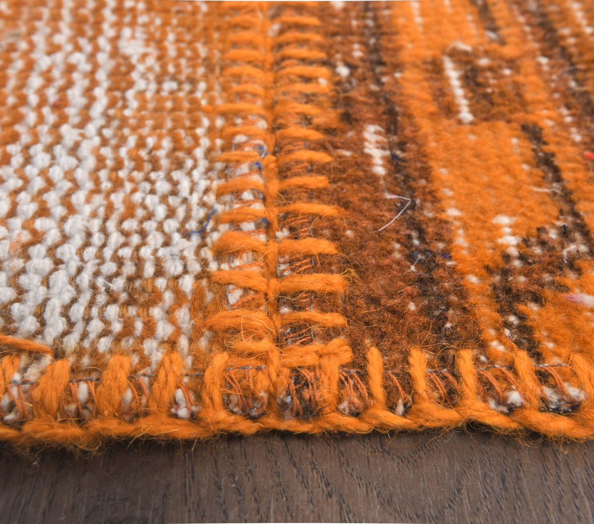 El yapımı vintage yolluk 81x399 cm üzeri boyalı desenli yün - kenar ve saçak detayı