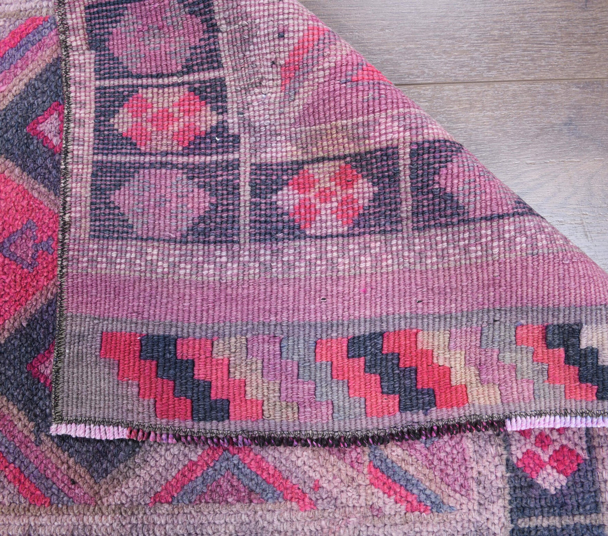 El yapımı vintage yolluk 61x396 cm bordürlü desenli yün - mekan görünümü