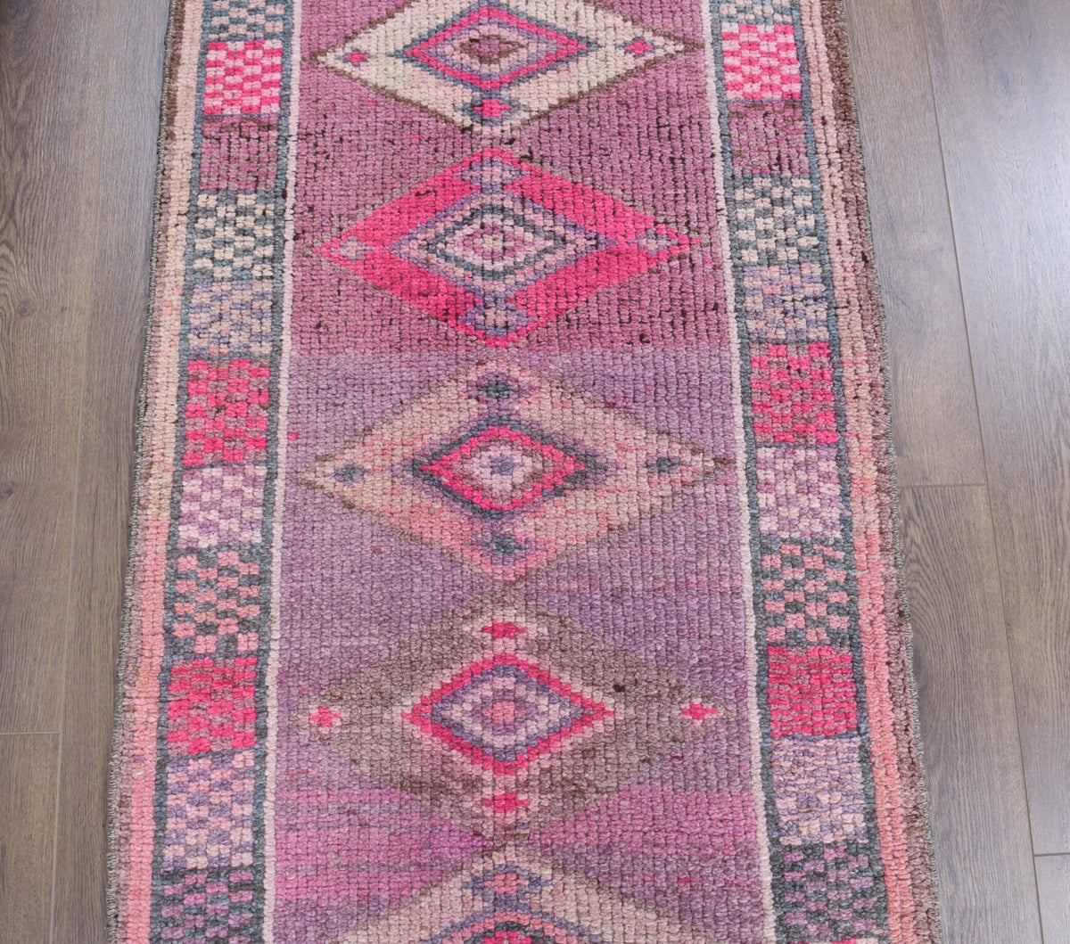 El yapımı vintage yolluk 61x427 cm geometrik desenli yün - kenar ve saçak detayı