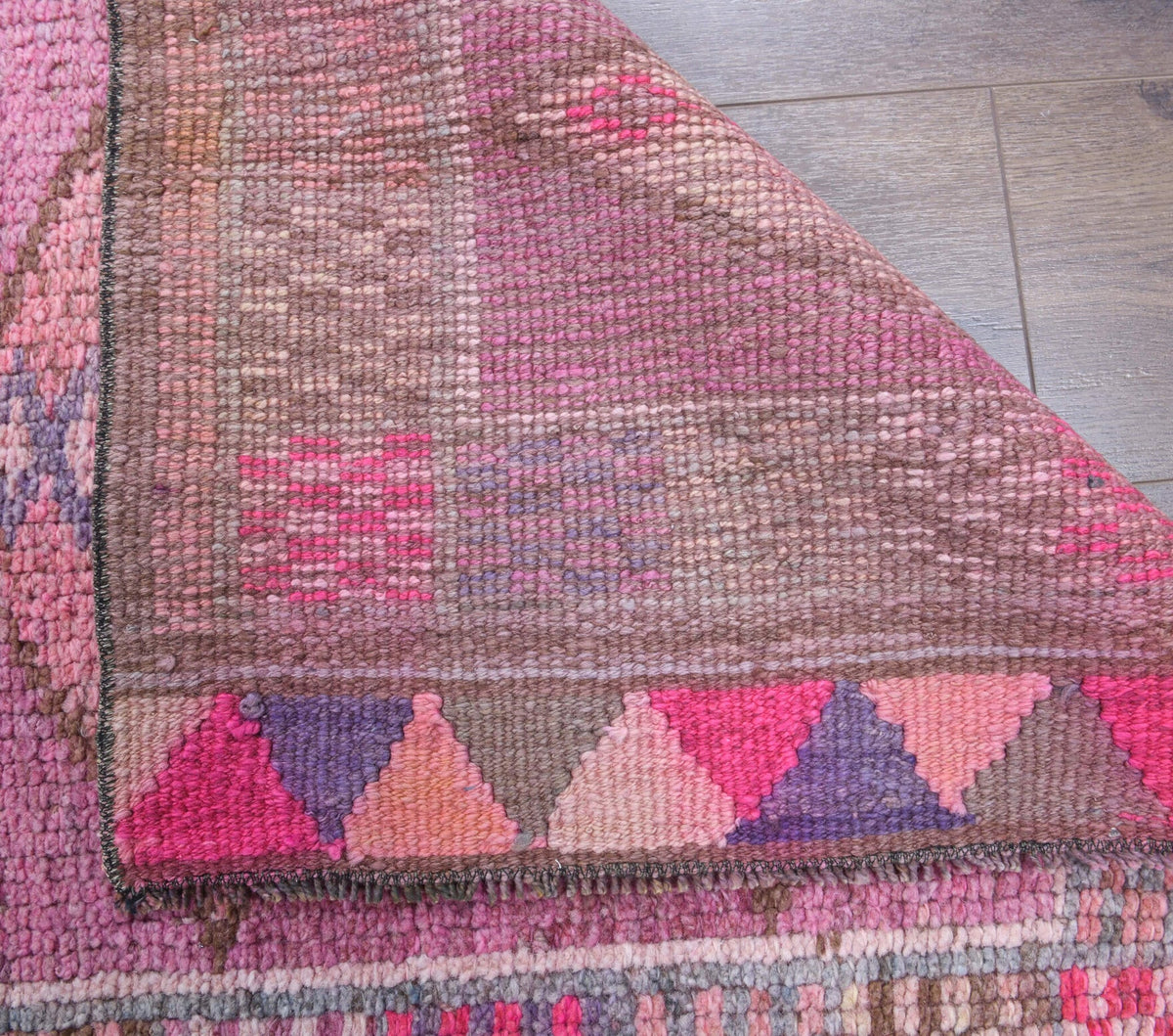El yapımı vintage yolluk 61x427 cm geometrik desenli yün - mekan görünümü