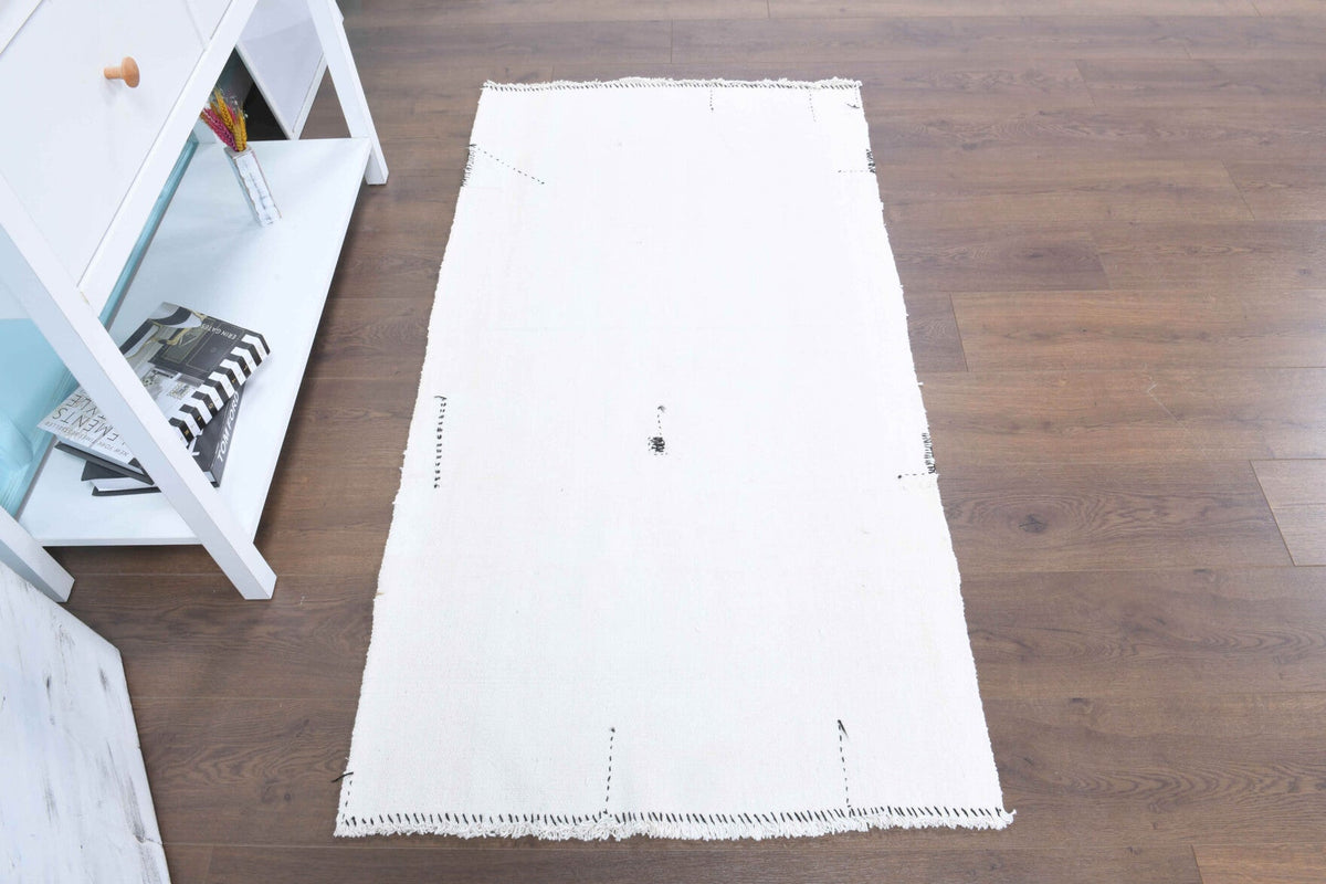 El yapımı vintage halı 81x163 cm düz desenli yün - açık alan görünümü