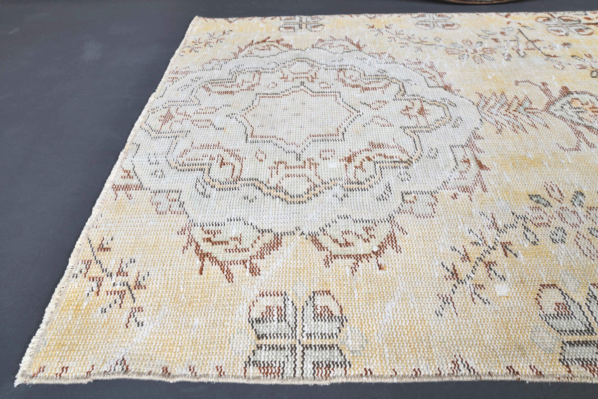 El yapımı vintage halı 94x150 cm çiçek desenli desenli yün - kenar ve saçak detayı