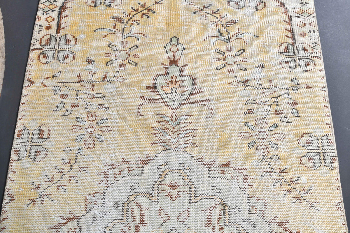 El yapımı vintage halı 94x150 cm çiçek desenli desenli yün - açık alan görünümü