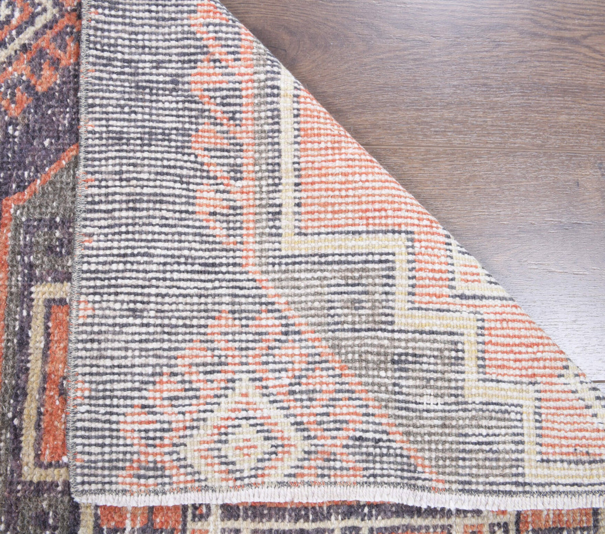 El yapımı vintage halı 81x180 cm geometrik desenli yün - desen detayı