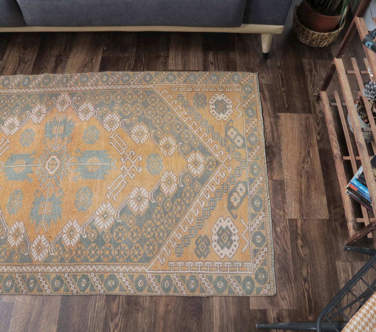 El yapımı vintage halı 91x173 cm oryantal desenli yün - yakın çekim doku detayı