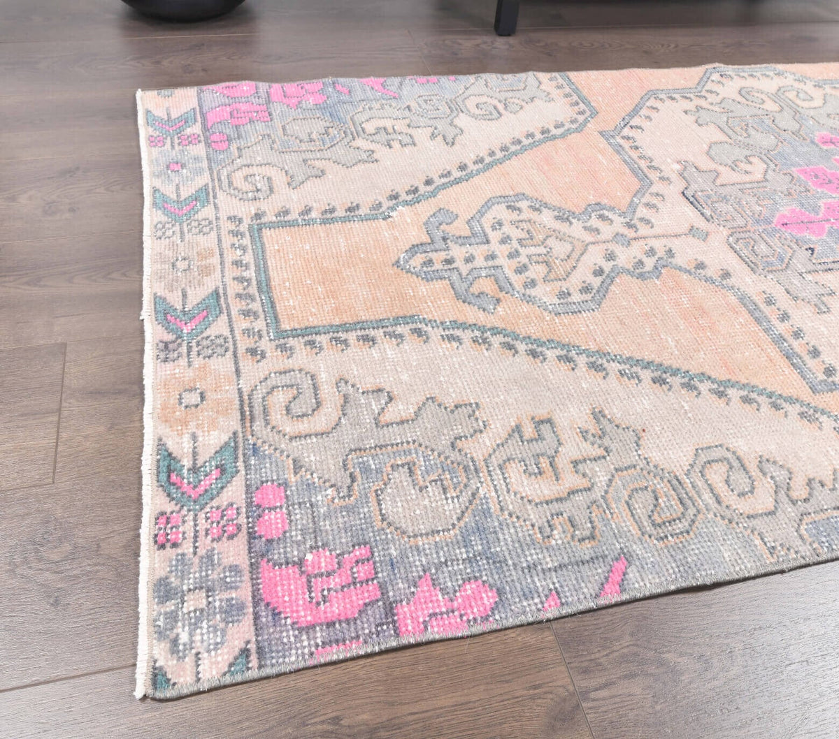 El yapımı vintage yolluk 97x213 cm çiçek desenli desenli yün - kenar ve saçak detayı