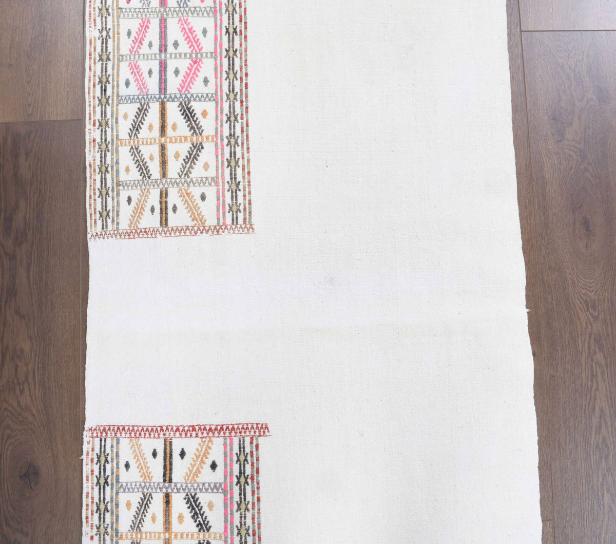 El yapımı vintage yolluk 76x241 cm düz desenli yün - kenar ve saçak detayı