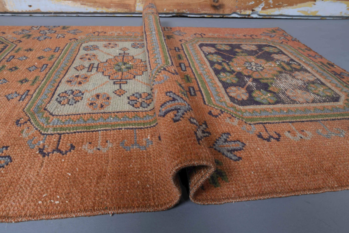 El yapımı vintage yolluk 89x274 cm çiçek desenli desenli yün - üstten görünüm