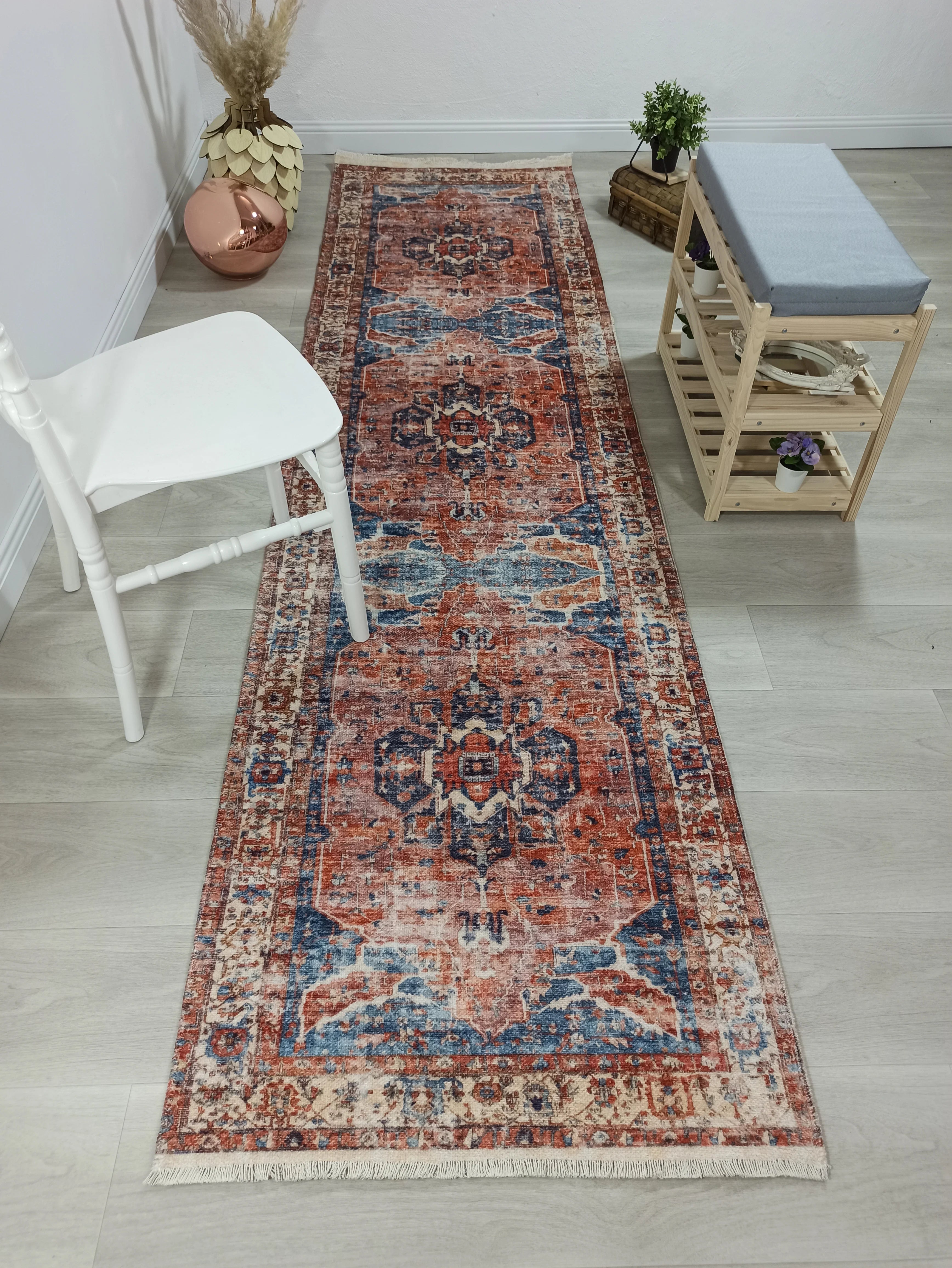 Pas Kırmızısı ve Lacivert Medalyonlu Vintage Halı - OUTLET - 4305KROU