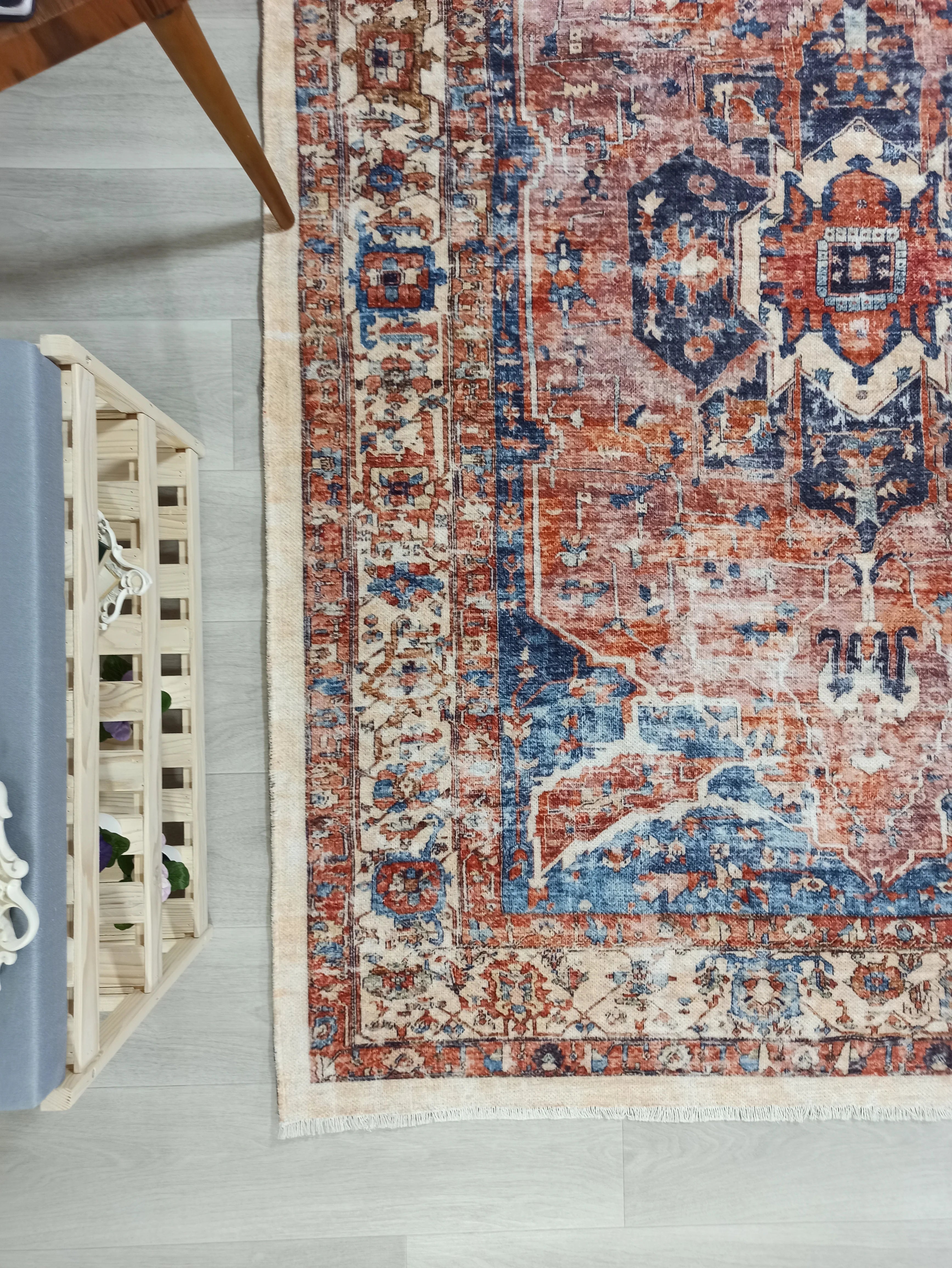 Pas Kırmızısı ve Lacivert Medalyonlu Vintage Halı - OUTLET - 4305KROU