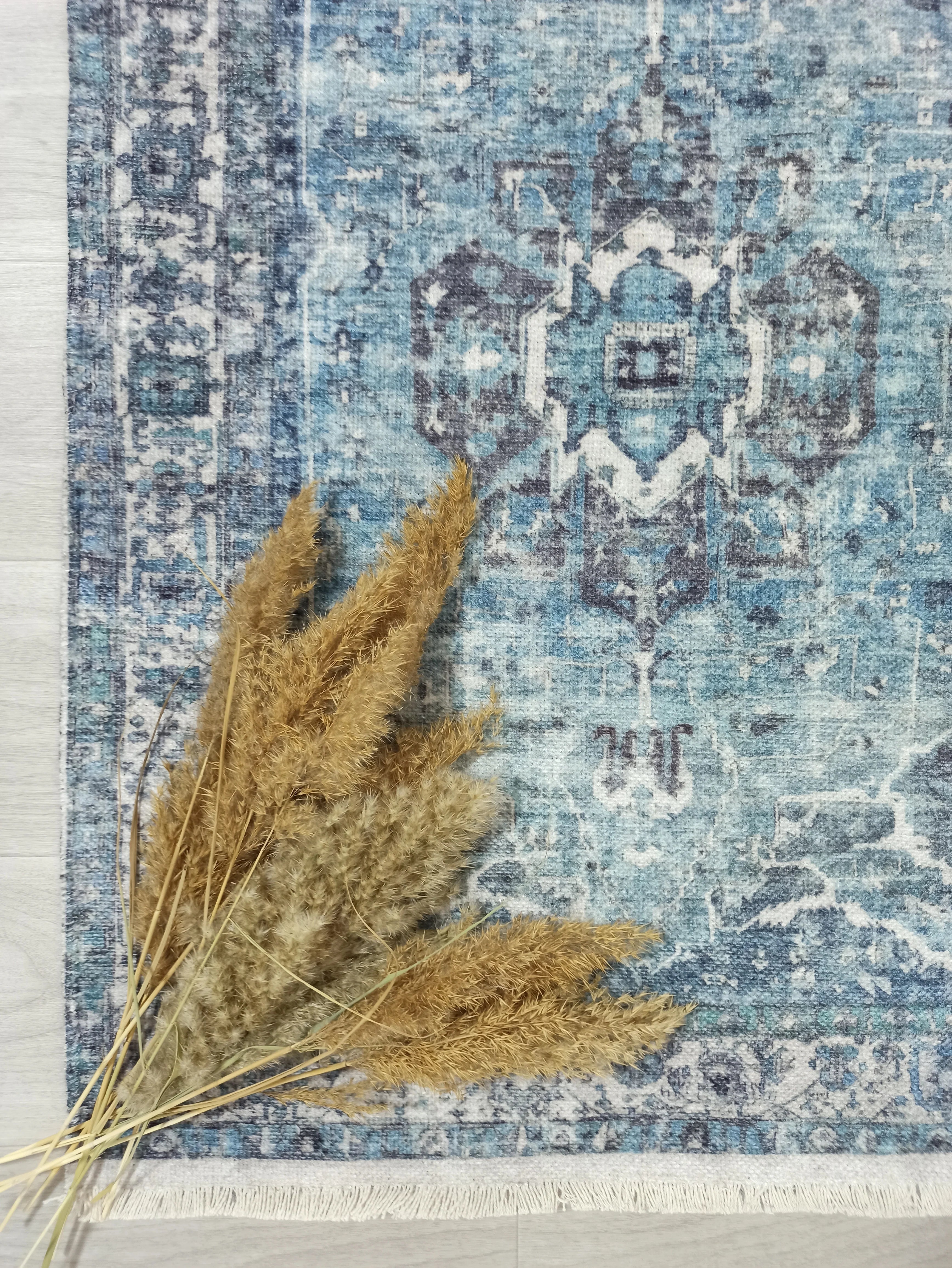 Lacivert ve Buz Mavisi Eskitme Medalyonlu Vintage Halı - OUTLET - 4305MOU