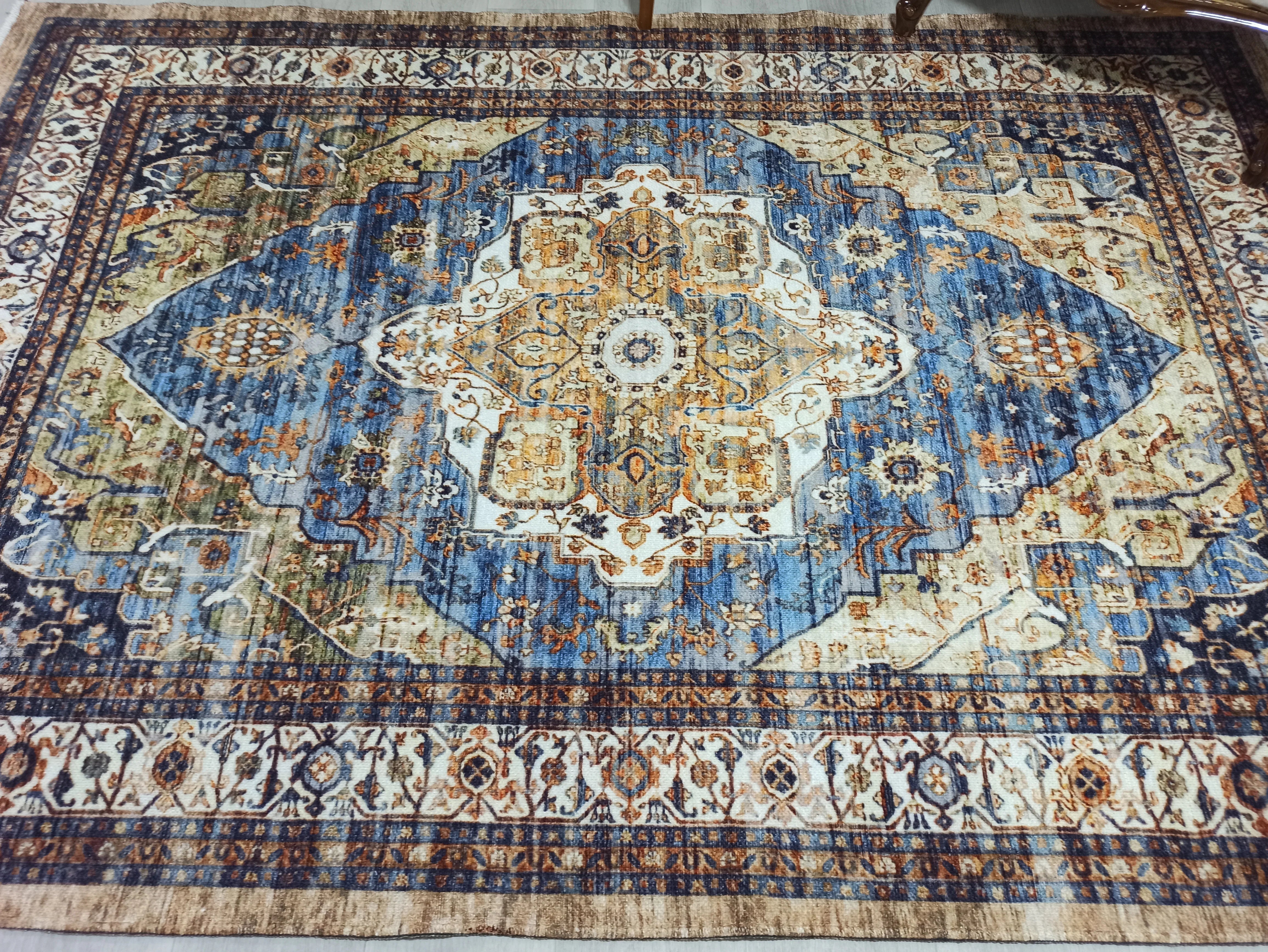 Lacivert ve Hardal Sarısı Medalyonlu Geleneksel Halı - OUTLET - 4320OU