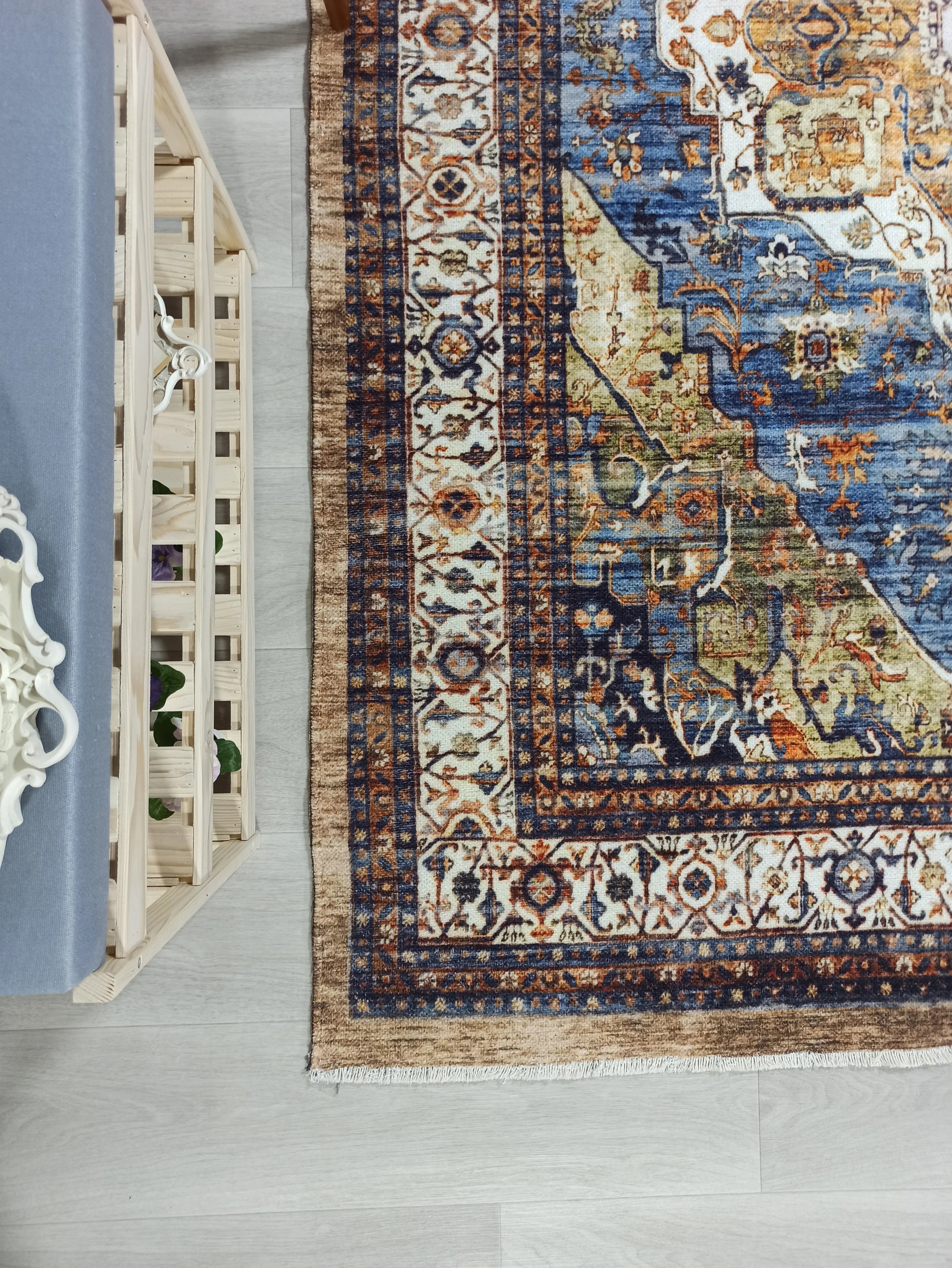 Lacivert ve Hardal Sarısı Medalyonlu Geleneksel Halı - OUTLET - 4320OU