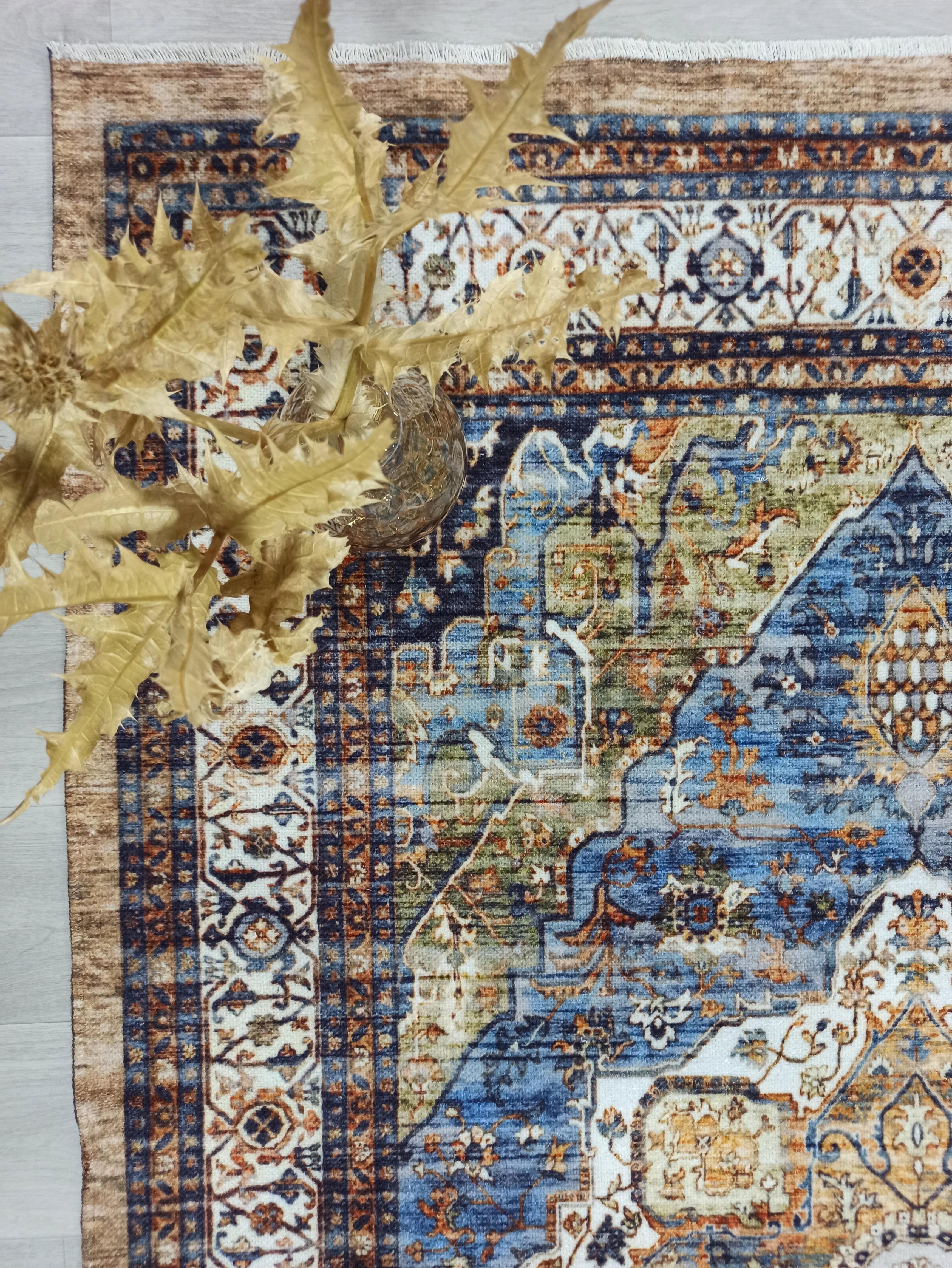 Lacivert ve Hardal Sarısı Medalyonlu Geleneksel Halı - OUTLET - 4320OU