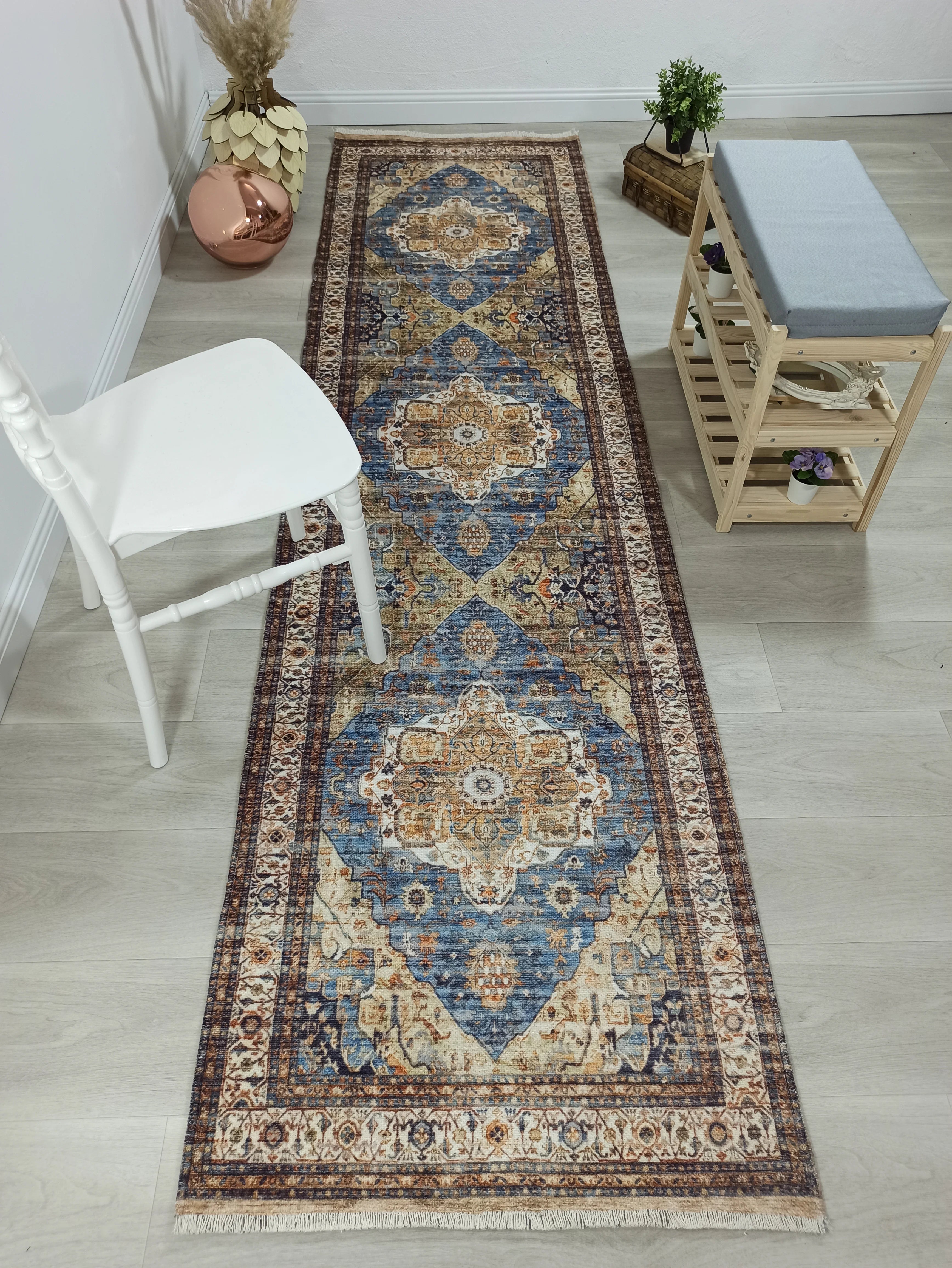 Lacivert ve Hardal Sarısı Medalyonlu Geleneksel Halı - OUTLET - 4320OU
