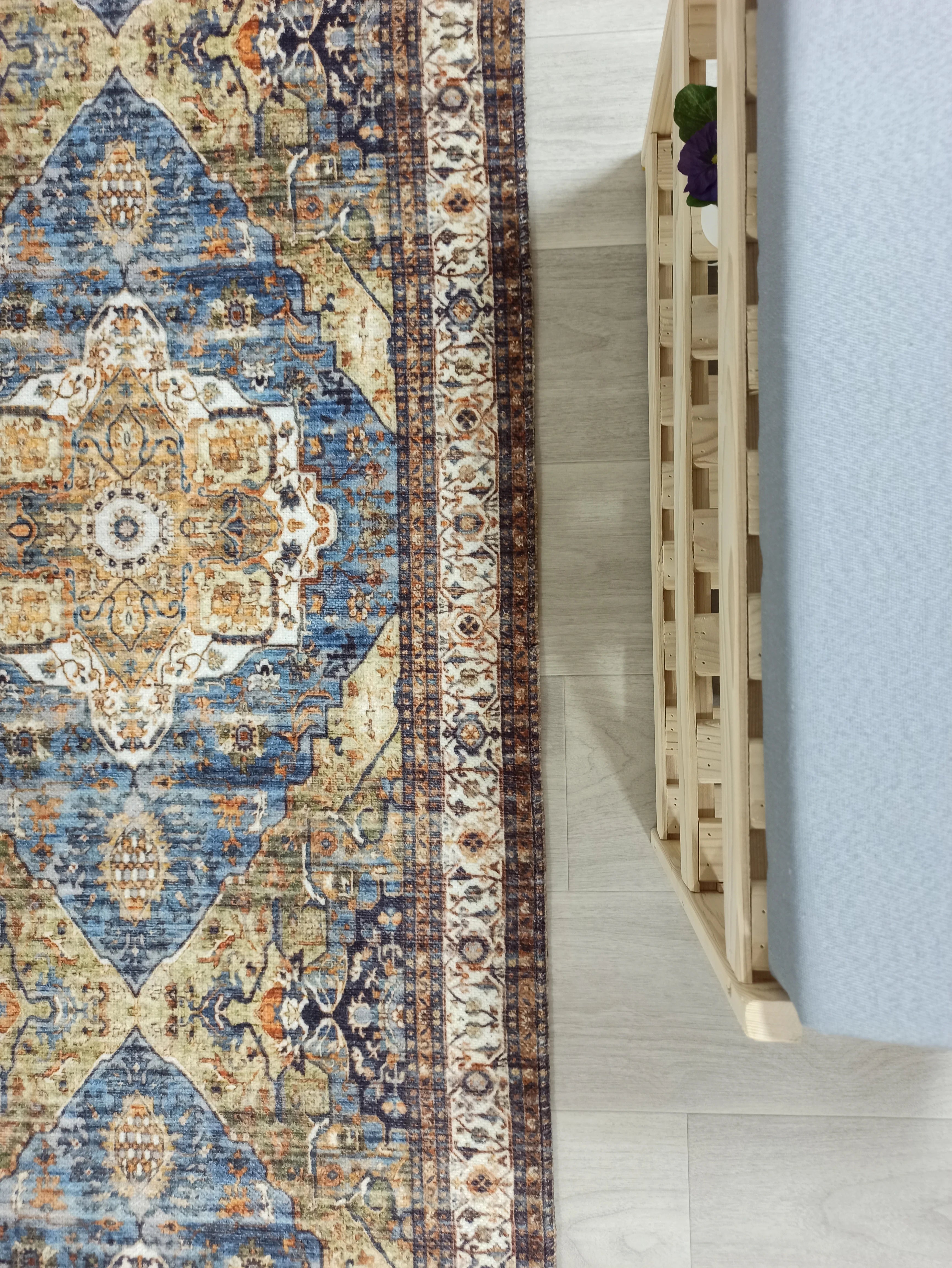 Lacivert ve Hardal Sarısı Medalyonlu Geleneksel Halı - OUTLET - 4320OU
