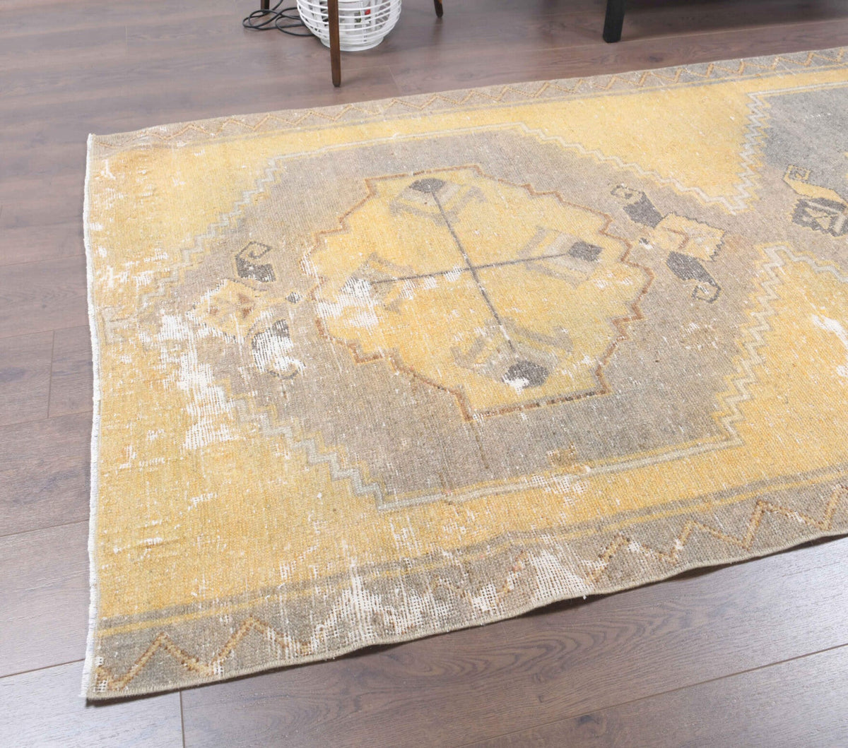 El yapımı vintage yolluk 124x330 cm oryantal desenli yün - yakın çekim doku detayı