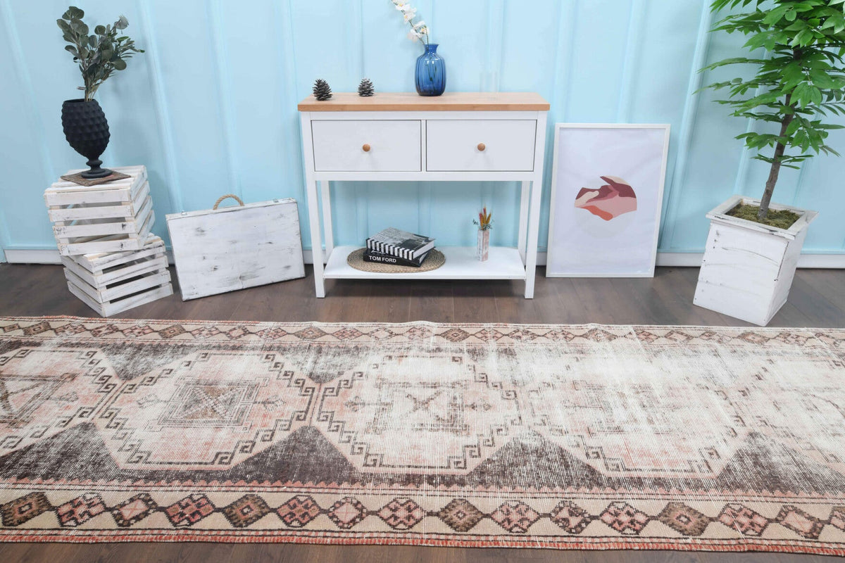El yapımı vintage yolluk 91x366 cm geometrik desenli yün - yakın çekim doku detayı