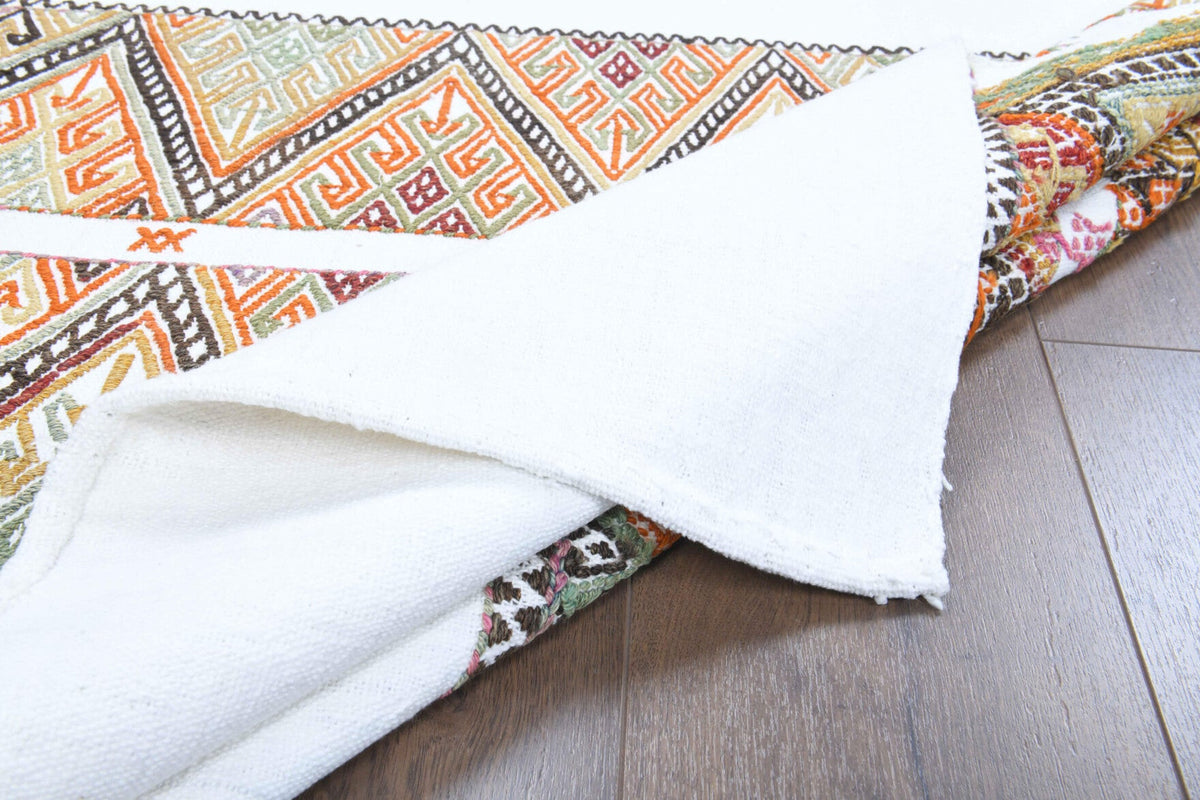El yapımı vintage halı 119x132 cm kilim desenli yün - kenar ve saçak detayı