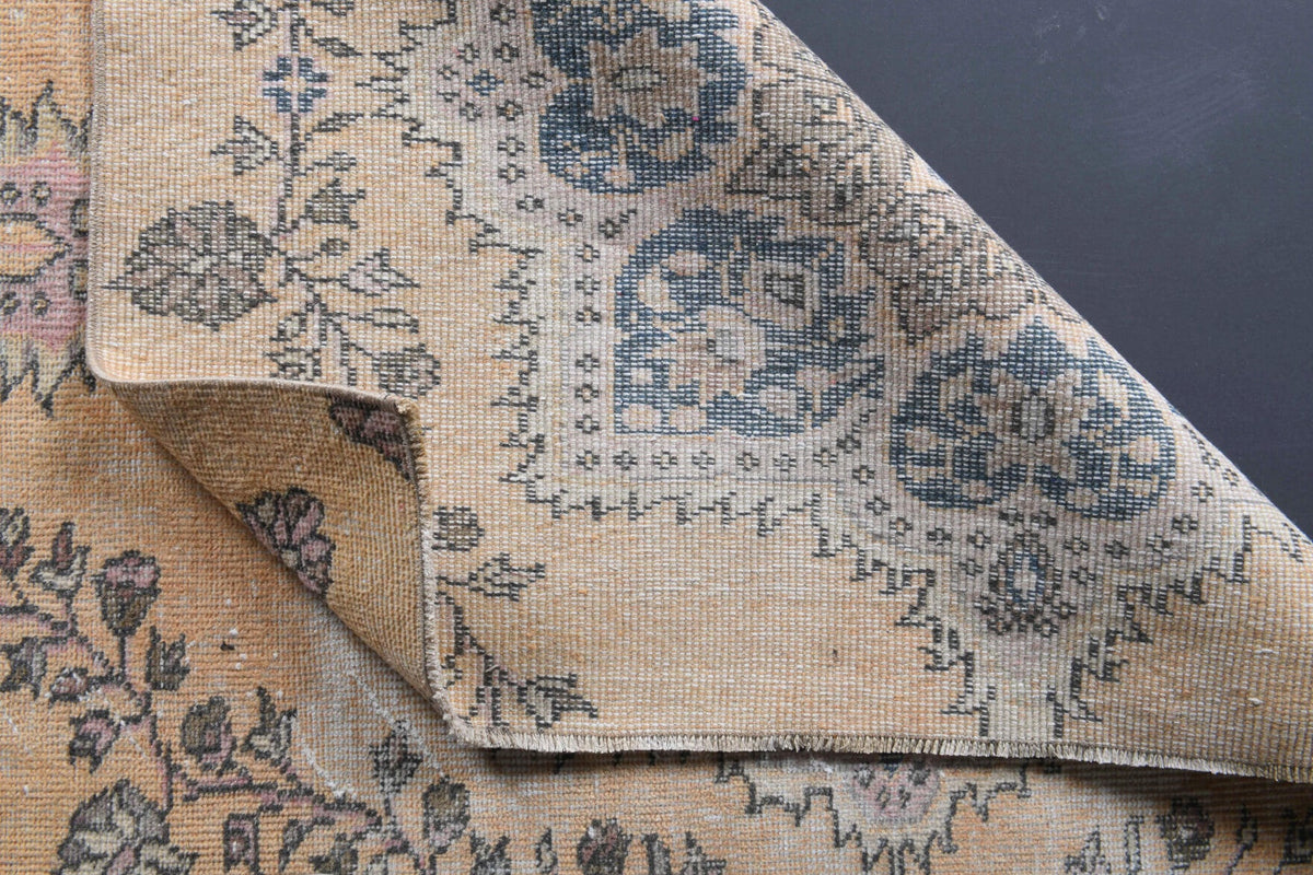 El yapımı vintage halı 117x155 cm oryantal desenli yün - farklı açıdan görünüm