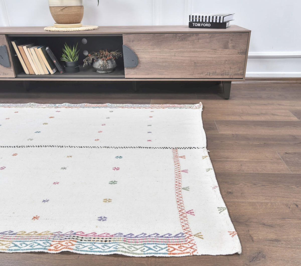 El yapımı vintage halı 124x188 cm kilim desenli yün - yakın çekim doku detayı