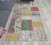 1970'lerden Anadolu kökenli tribal desenli patchwork vintage halı, 121x180 cm