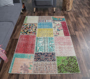 1970'lerden Anadolu kökenli çiçek desenli patchwork vintage halı, 120x178 cm