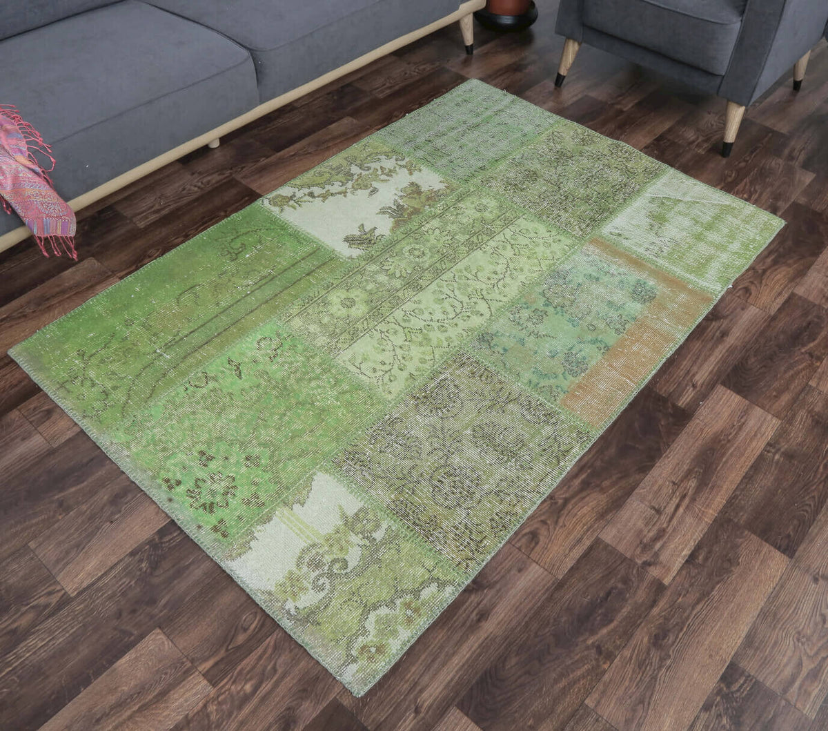 El yapımı vintage halı 122x183 cm çiçek desenli desenli yün - yakın çekim doku detayı