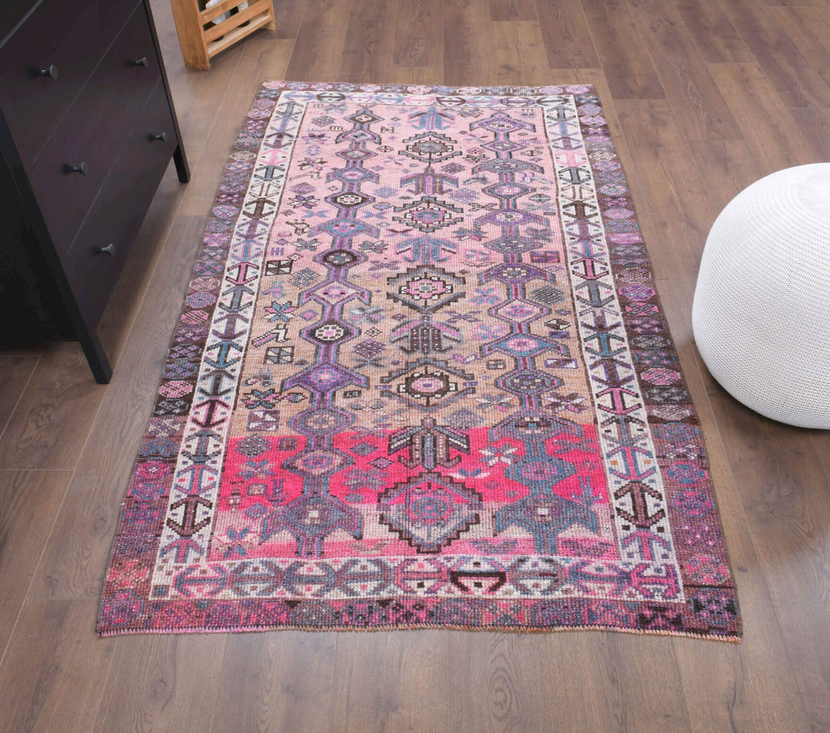 El yapımı vintage halı 119x208 cm i̇kat desenli yün - yakın çekim doku detayı