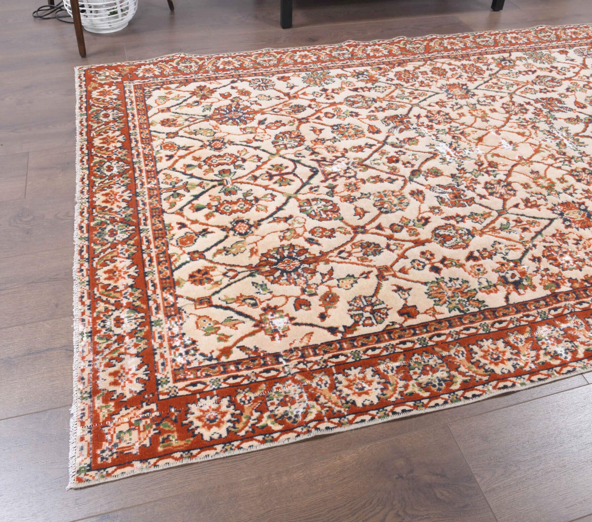 El yapımı vintage halı 135x218 cm çiçek desenli desenli yün - detay görünümü