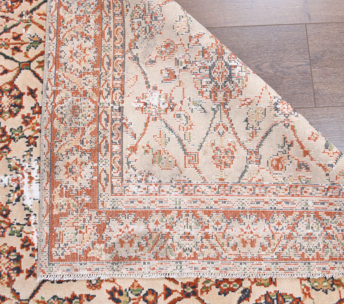 El yapımı vintage halı 135x218 cm çiçek desenli desenli yün - yakın çekim doku detayı