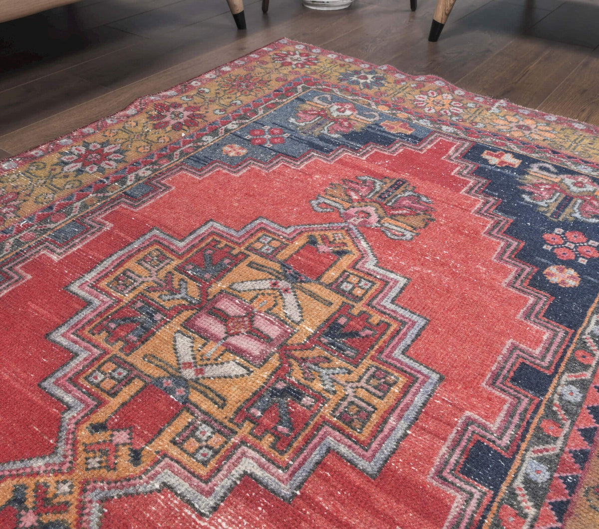 El yapımı vintage halı 91x213 cm geometrik desenli yün - desen detayı