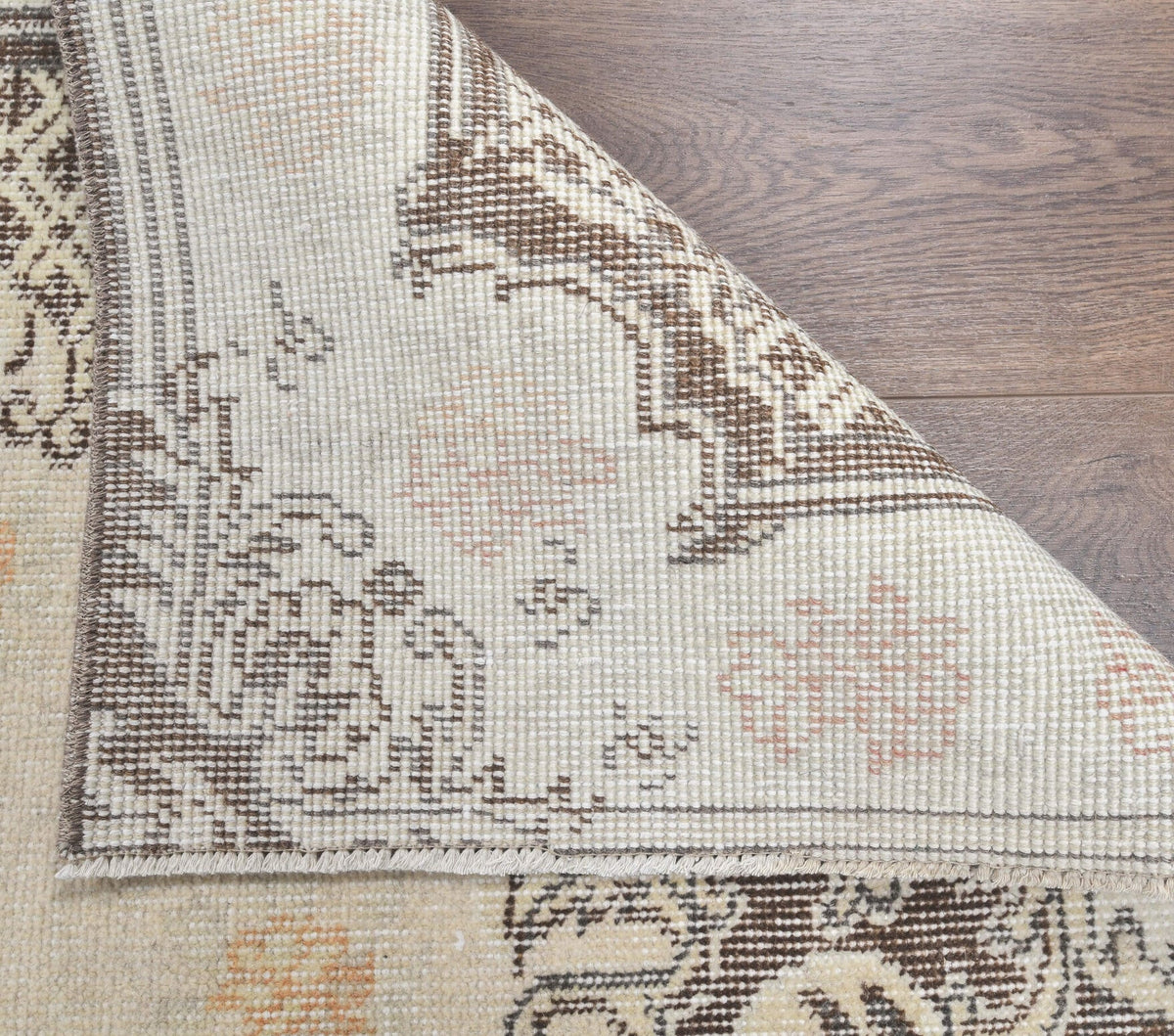 El yapımı vintage halı 109x211 cm oryantal desenli yün - üstten görünüm