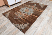 El yapımı vintage halı 132x211 cm oryantal desenli yün - detay görünümü