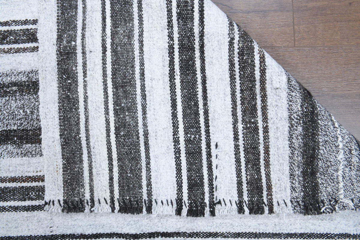 El yapımı vintage halı 107x241 cm çizgili desenli yün - mekan görünümü