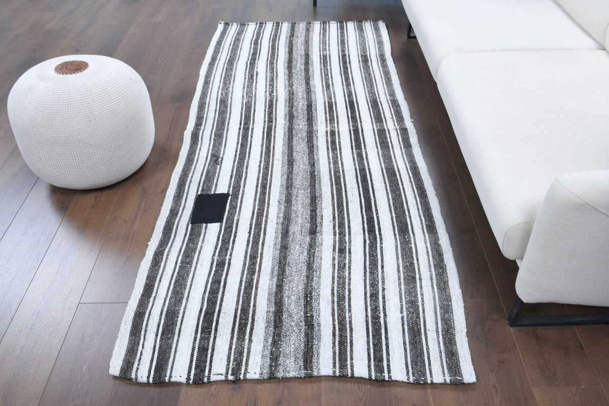 El yapımı vintage halı 107x241 cm çizgili desenli yün - yakın çekim doku detayı