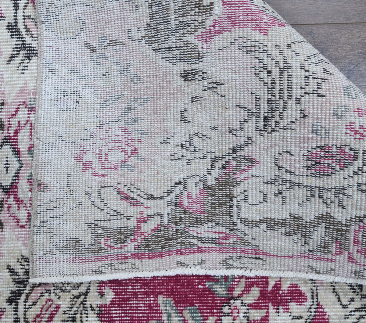 El yapımı vintage halı 91x213 cm çiçek desenli desenli yün - mekan görünümü