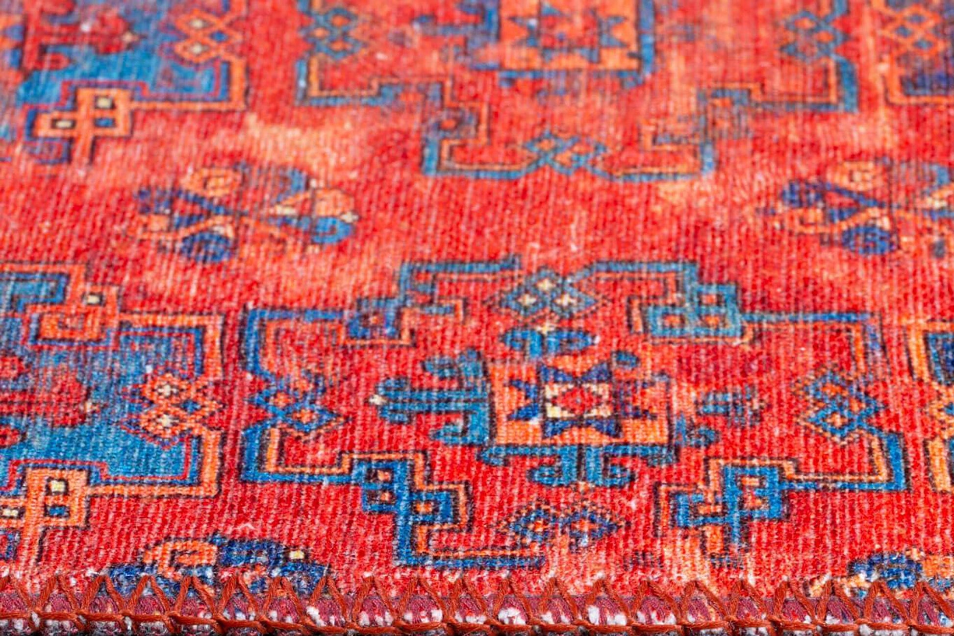 Kiremit ve Mavi Geometrik Desenli Vintage Halı