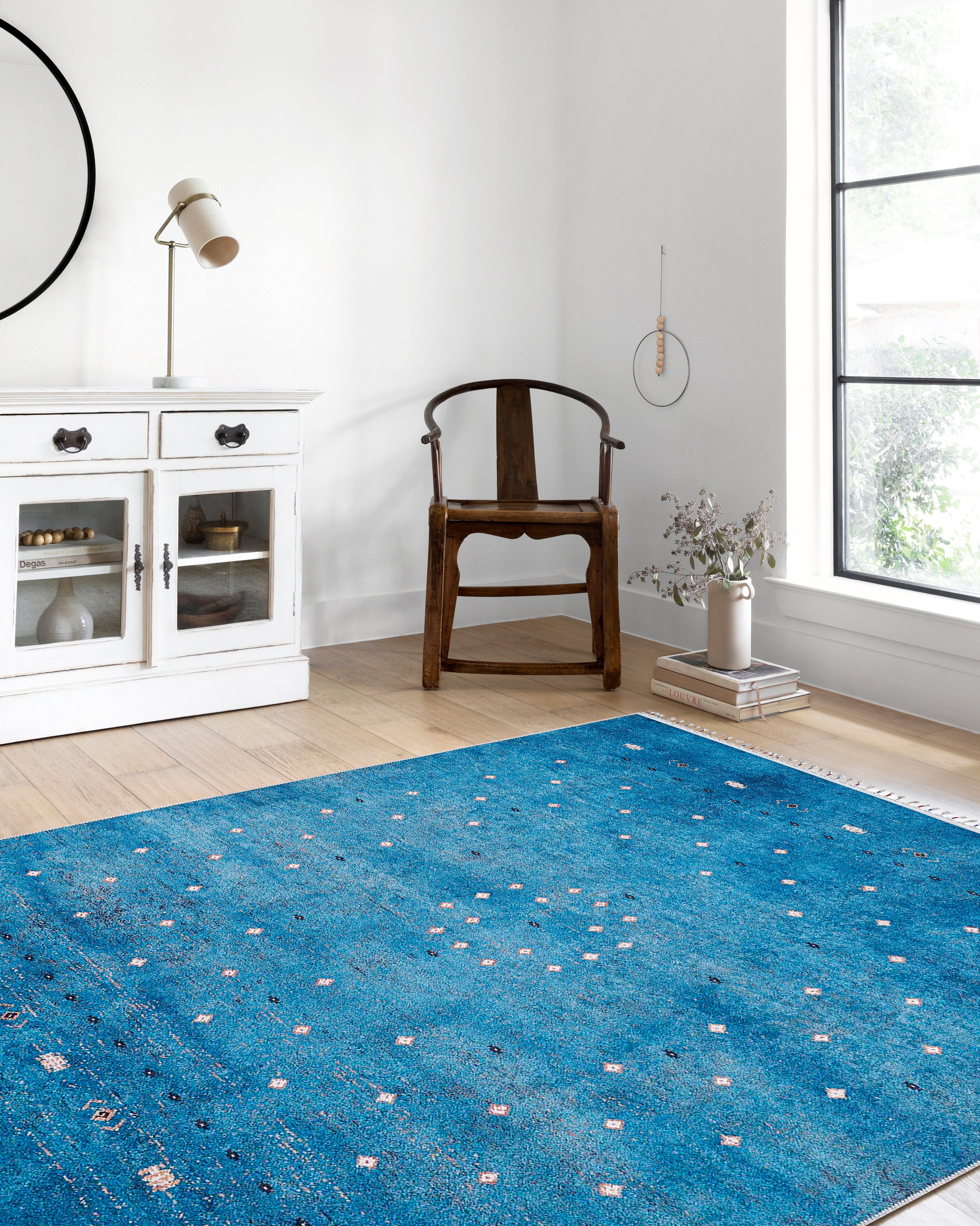 Mavi Beyaz Minimal Geometrik Desenli Kilim Halı