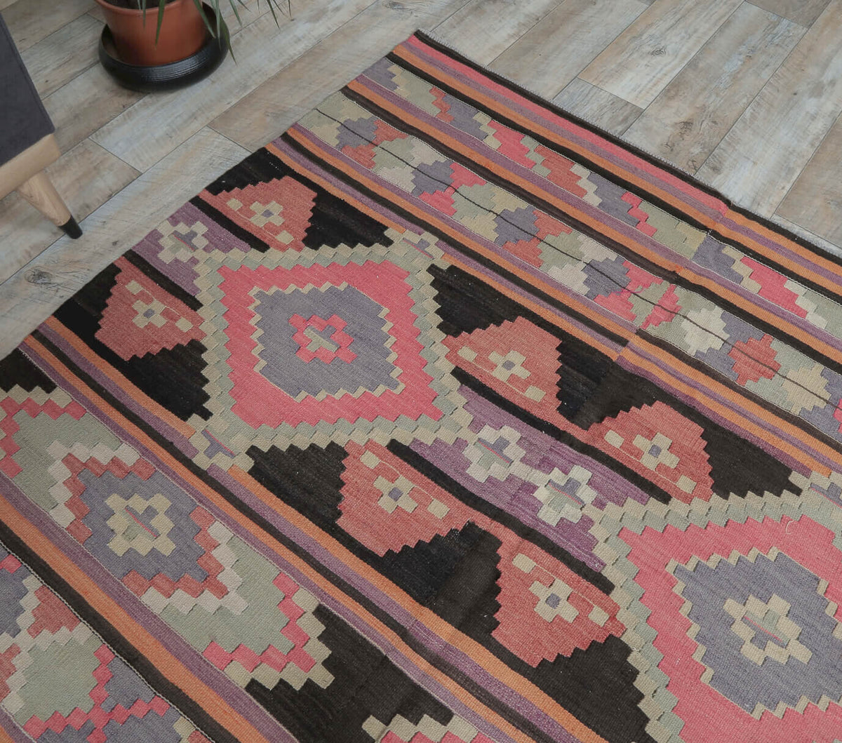 El yapımı vintage yolluk 155x351 cm i̇kat desenli yün - üstten görünüm