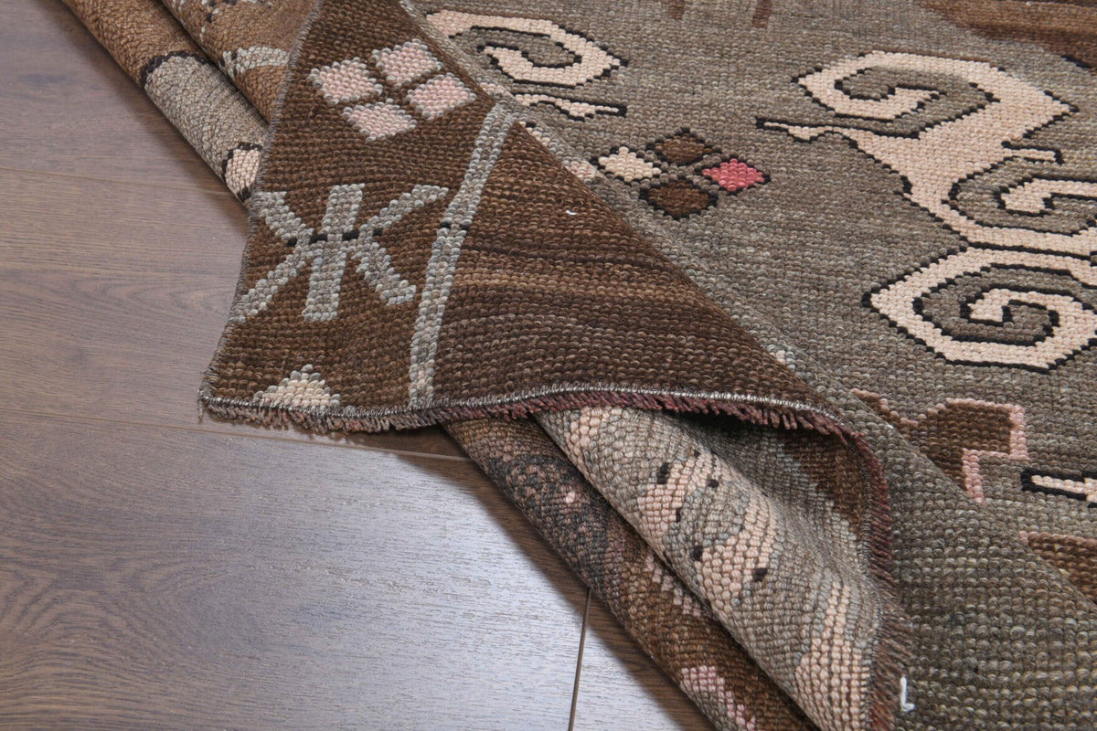 El yapımı vintage halı 142x196 cm oryantal desenli yün - üstten görünüm