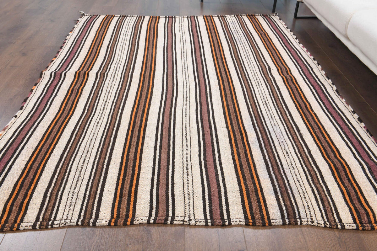 El yapımı vintage halı 163x211 cm çizgili desenli yün - yakın çekim doku detayı