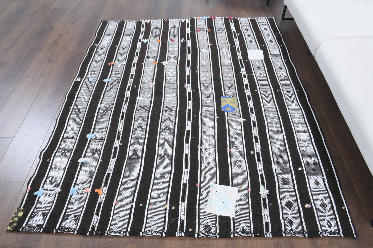El yapımı vintage halı 163x201 cm i̇kat desenli yün - yakın çekim doku detayı
