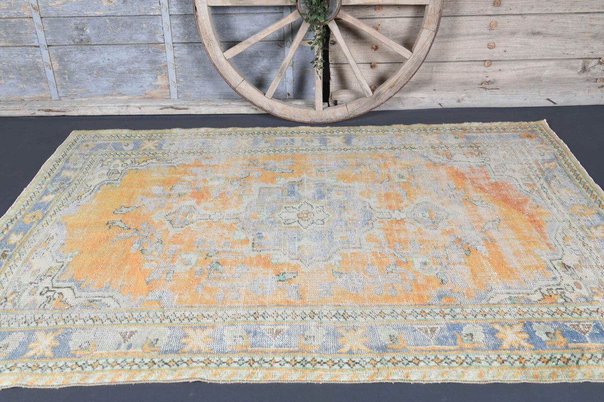 El yapımı vintage halı 165x234 cm oryantal desenli yün - kenar ve saçak detayı