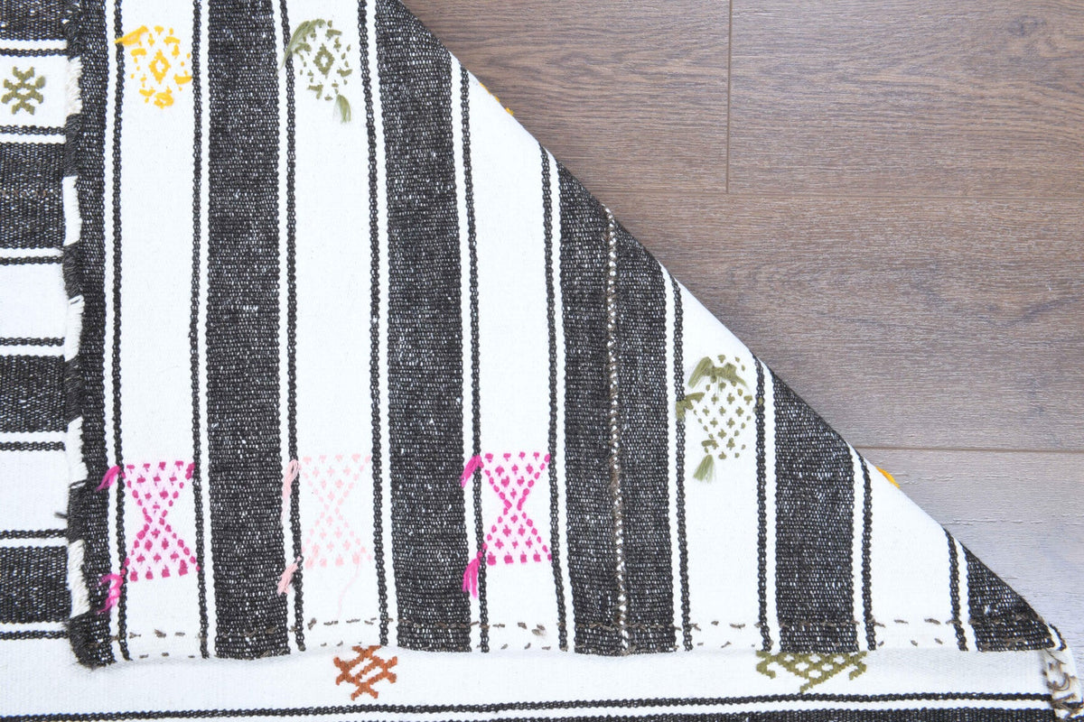 El yapımı vintage halı 163x241 cm çizgili desenli yün - kenar ve saçak detayı