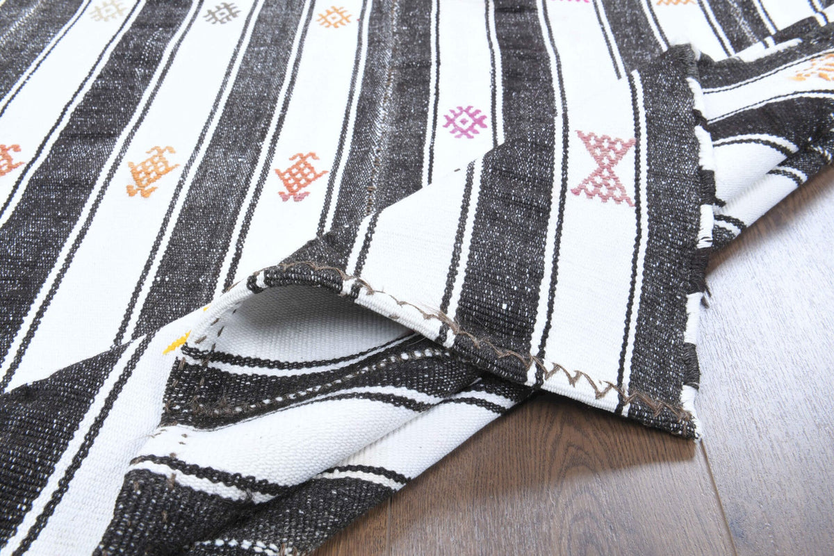 El yapımı vintage halı 157x234 cm kilim desenli yün - kenar ve saçak detayı
