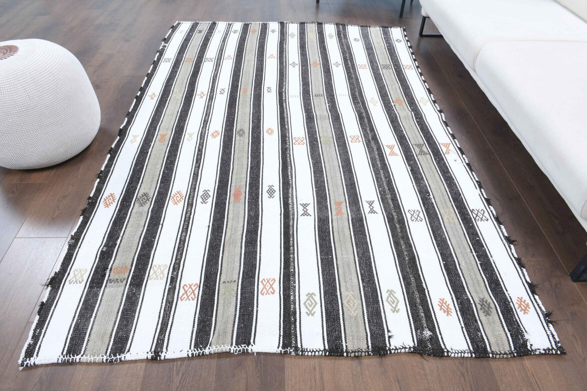 El yapımı vintage halı 155x241 cm çizgili desenli yün - yakın çekim doku detayı